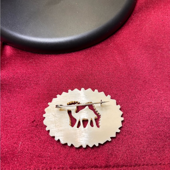 1950 Vintage Ivory Pin - Picture 3 of 6